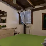 Casa Ezio 2 Fronte Mare A Punta Grossa Di בית נופש