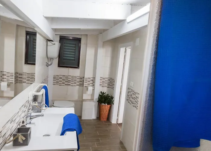 Casa Ezio 2 Fronte Mare A Punta Grossa Di بيت للعطل