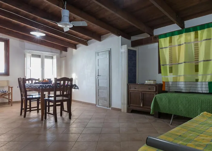 Casa Ezio 2 Fronte Mare A Punta Grossa Di بيت للعطل *