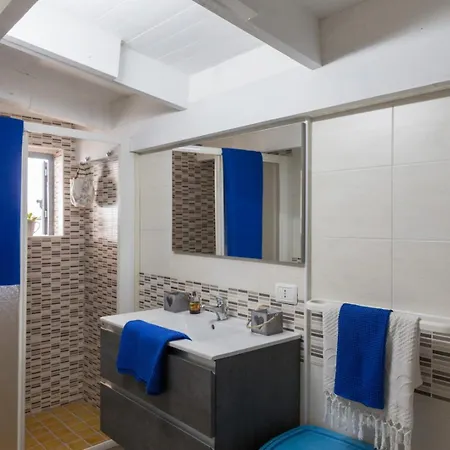 Casa Ezio 2 Fronte Mare A Punta Grossa Di Tatil Evi